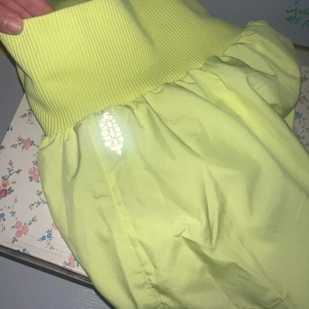Free People Carpe Diem Women's Sour Citrus Shorts - Picture 4 of 4